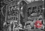 Image Ford factory car panel press machines Dearborn Michigan USA, 1928, de la seconde 7 séquences d'archives historiques vidéo 65675078292