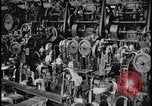 Image Ford factory car panel press machines Dearborn Michigan USA, 1928, de la seconde 18 séquences d'archives historiques vidéo 65675078292