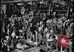Image Ford factory car panel press machines Dearborn Michigan USA, 1928, de la seconde 27 séquences d'archives historiques vidéo 65675078292