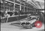 Image Le nettoyage et l'assemblage automobile Dearborn Michigan USA, 1928, de la seconde 1 séquences d'archives historiques vidéo 65675078294