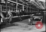 Image Le nettoyage et l'assemblage automobile Dearborn Michigan USA, 1928, de la seconde 10 séquences d'archives historiques vidéo 65675078294