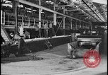 Image Le nettoyage et l'assemblage automobile Dearborn Michigan USA, 1928, de la seconde 12 séquences d'archives historiques vidéo 65675078294