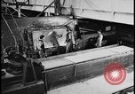 Image Le nettoyage et l'assemblage automobile Dearborn Michigan USA, 1928, de la seconde 16 séquences d'archives historiques vidéo 65675078294