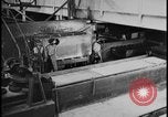 Image Le nettoyage et l'assemblage automobile Dearborn Michigan USA, 1928, de la seconde 21 séquences d'archives historiques vidéo 65675078294