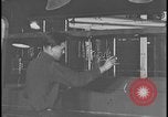 Image Le nettoyage et l'assemblage automobile Dearborn Michigan USA, 1928, de la seconde 27 séquences d'archives historiques vidéo 65675078294