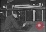 Image Le nettoyage et l'assemblage automobile Dearborn Michigan USA, 1928, de la seconde 30 séquences d'archives historiques vidéo 65675078294