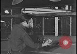 Image Le nettoyage et l'assemblage automobile Dearborn Michigan USA, 1928, de la seconde 32 séquences d'archives historiques vidéo 65675078294