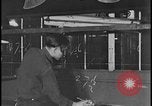Image Le nettoyage et l'assemblage automobile Dearborn Michigan USA, 1928, de la seconde 33 séquences d'archives historiques vidéo 65675078294