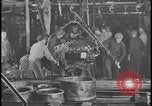 Image Le nettoyage et l'assemblage automobile Dearborn Michigan USA, 1928, de la seconde 51 séquences d'archives historiques vidéo 65675078294