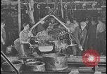 Image Le nettoyage et l'assemblage automobile Dearborn Michigan USA, 1928, de la seconde 53 séquences d'archives historiques vidéo 65675078294