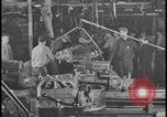 Image Le nettoyage et l'assemblage automobile Dearborn Michigan USA, 1928, de la seconde 59 séquences d'archives historiques vidéo 65675078294