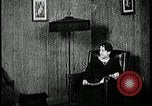 Standbild Junge Zähne putzen Kansas City Missouri USA, 1922, aus Sekunde 44 historischem Filmmaterial Videoclip 65675078317