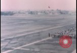 Standbild Memphis Belle Landung United States USA, 1943, aus Sekunde 3 historischem Filmmaterial Videoclip 65675078321