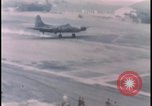 Standbild Memphis Belle Landung United States USA, 1943, aus Sekunde 4 historischem Filmmaterial Videoclip 65675078321
