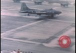 Standbild Memphis Belle Landung United States USA, 1943, aus Sekunde 6 historischem Filmmaterial Videoclip 65675078321