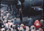 Standbild Memphis Belle Landung United States USA, 1943, aus Sekunde 15 historischem Filmmaterial Videoclip 65675078321