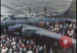 Standbild Memphis Belle Landung United States USA, 1943, aus Sekunde 34 historischem Filmmaterial Videoclip 65675078321