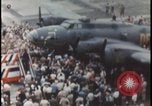 Standbild Memphis Belle Landung United States USA, 1943, aus Sekunde 49 historischem Filmmaterial Videoclip 65675078321
