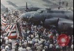 Standbild Memphis Belle Landung United States USA, 1943, aus Sekunde 50 historischem Filmmaterial Videoclip 65675078321