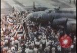 Standbild Memphis Belle Landung United States USA, 1943, aus Sekunde 52 historischem Filmmaterial Videoclip 65675078321