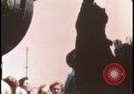 Immagine di Folla di toccare United States USA, 1943, secondo 7 filmato di repertorio 65675078326