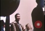 Immagine di Folla di toccare United States USA, 1943, secondo 10 filmato di repertorio 65675078326