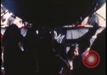 Immagine di Folla di toccare United States USA, 1943, secondo 21 filmato di repertorio 65675078326