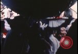 Immagine di Folla di toccare United States USA, 1943, secondo 22 filmato di repertorio 65675078326