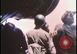 Immagine di Folla di toccare United States USA, 1943, secondo 26 filmato di repertorio 65675078326