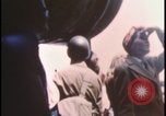 Immagine di Folla di toccare United States USA, 1943, secondo 27 filmato di repertorio 65675078326