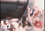 Immagine di Folla di toccare United States USA, 1943, secondo 31 filmato di repertorio 65675078326