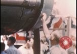 Immagine di Folla di toccare United States USA, 1943, secondo 34 filmato di repertorio 65675078326