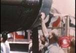 Immagine di Folla di toccare United States USA, 1943, secondo 35 filmato di repertorio 65675078326