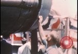 Immagine di Folla di toccare United States USA, 1943, secondo 38 filmato di repertorio 65675078326