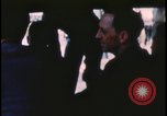 Immagine di Folla di toccare United States USA, 1943, secondo 41 filmato di repertorio 65675078326