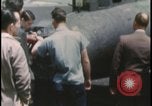 Immagine di Folla di toccare United States USA, 1943, secondo 46 filmato di repertorio 65675078326