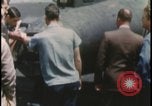 Immagine di Folla di toccare United States USA, 1943, secondo 49 filmato di repertorio 65675078326