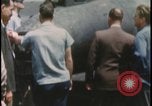 Immagine di Folla di toccare United States USA, 1943, secondo 50 filmato di repertorio 65675078326