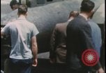 Immagine di Folla di toccare United States USA, 1943, secondo 52 filmato di repertorio 65675078326