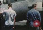 Immagine di Folla di toccare United States USA, 1943, secondo 54 filmato di repertorio 65675078326