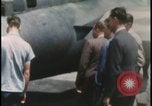 Immagine di Folla di toccare United States USA, 1943, secondo 56 filmato di repertorio 65675078326