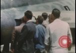 Immagine di Folla di toccare United States USA, 1943, secondo 60 filmato di repertorio 65675078326