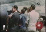 Immagine di Folla di toccare United States USA, 1943, secondo 61 filmato di repertorio 65675078326