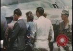 Immagine di Folla di toccare United States USA, 1943, secondo 62 filmato di repertorio 65675078326