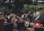 Image Le personnel au sol à regarder Sky United Kingdom, 1943, de la seconde 14 séquences d'archives historiques vidéo 65675078330