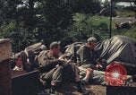 Image Le personnel au sol à regarder Sky United Kingdom, 1943, de la seconde 17 séquences d'archives historiques vidéo 65675078330