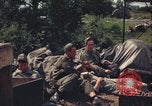Image Le personnel au sol à regarder Sky United Kingdom, 1943, de la seconde 19 séquences d'archives historiques vidéo 65675078330