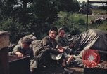 Image Le personnel au sol à regarder Sky United Kingdom, 1943, de la seconde 20 séquences d'archives historiques vidéo 65675078330