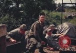 Image Le personnel au sol à regarder Sky United Kingdom, 1943, de la seconde 21 séquences d'archives historiques vidéo 65675078330