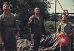 Image Le personnel au sol à regarder Sky United Kingdom, 1943, de la seconde 30 séquences d'archives historiques vidéo 65675078330